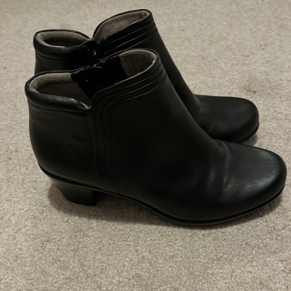 EUC Naturlizer zip up ankle boots - Picture 4 of 5